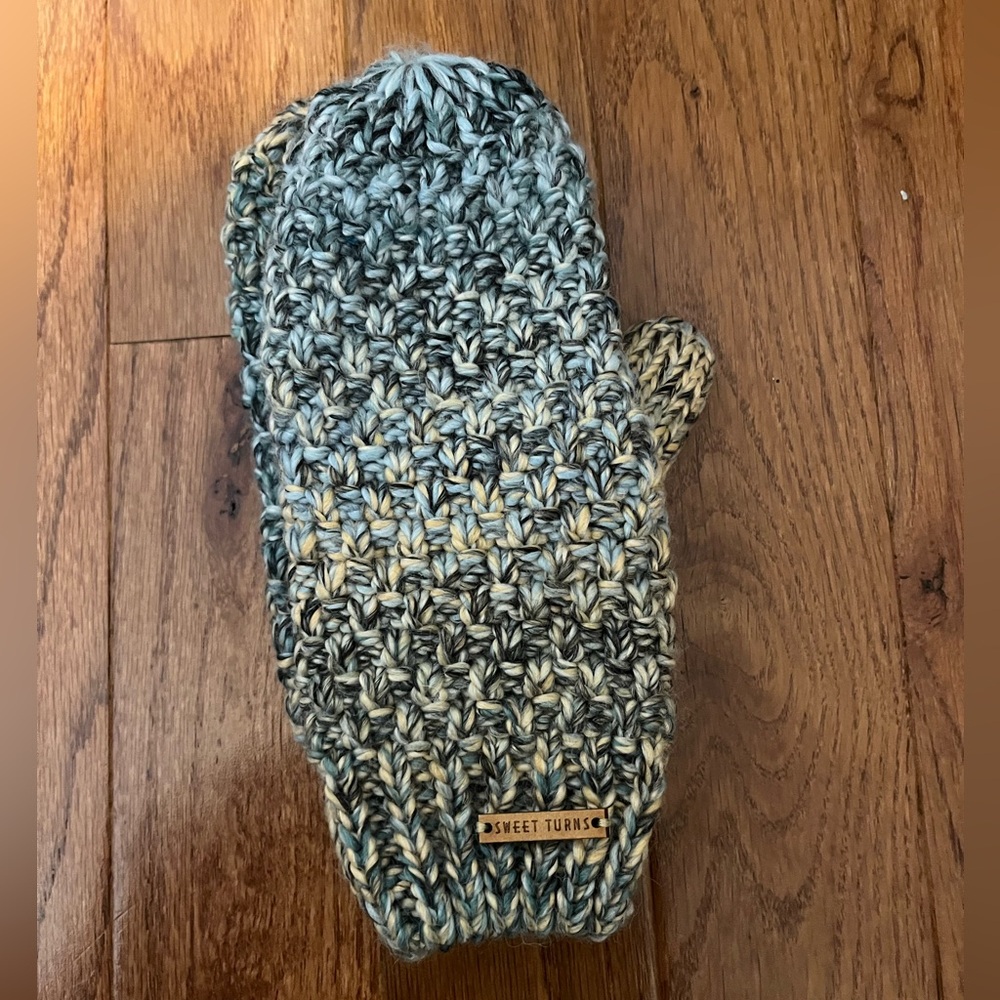 Sweet Turns Knit Mittens